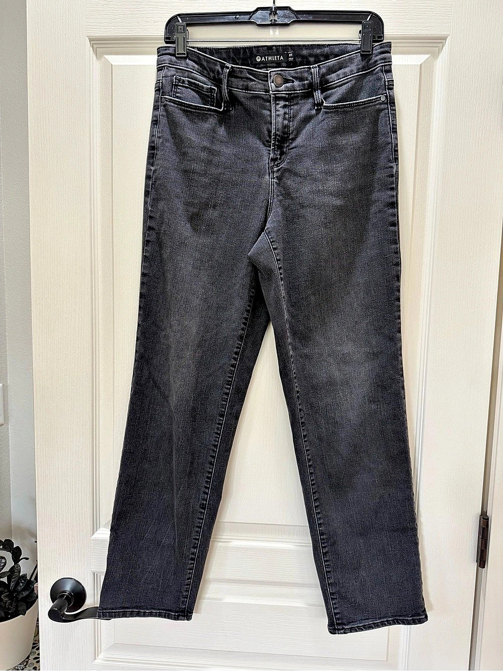 Athleta SculptFlex Slim Straight Leg Black Carbon Wash Jeans in Size 8T